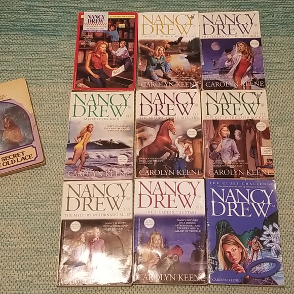 10 Nancy Drew Books - Picture 5 of 6